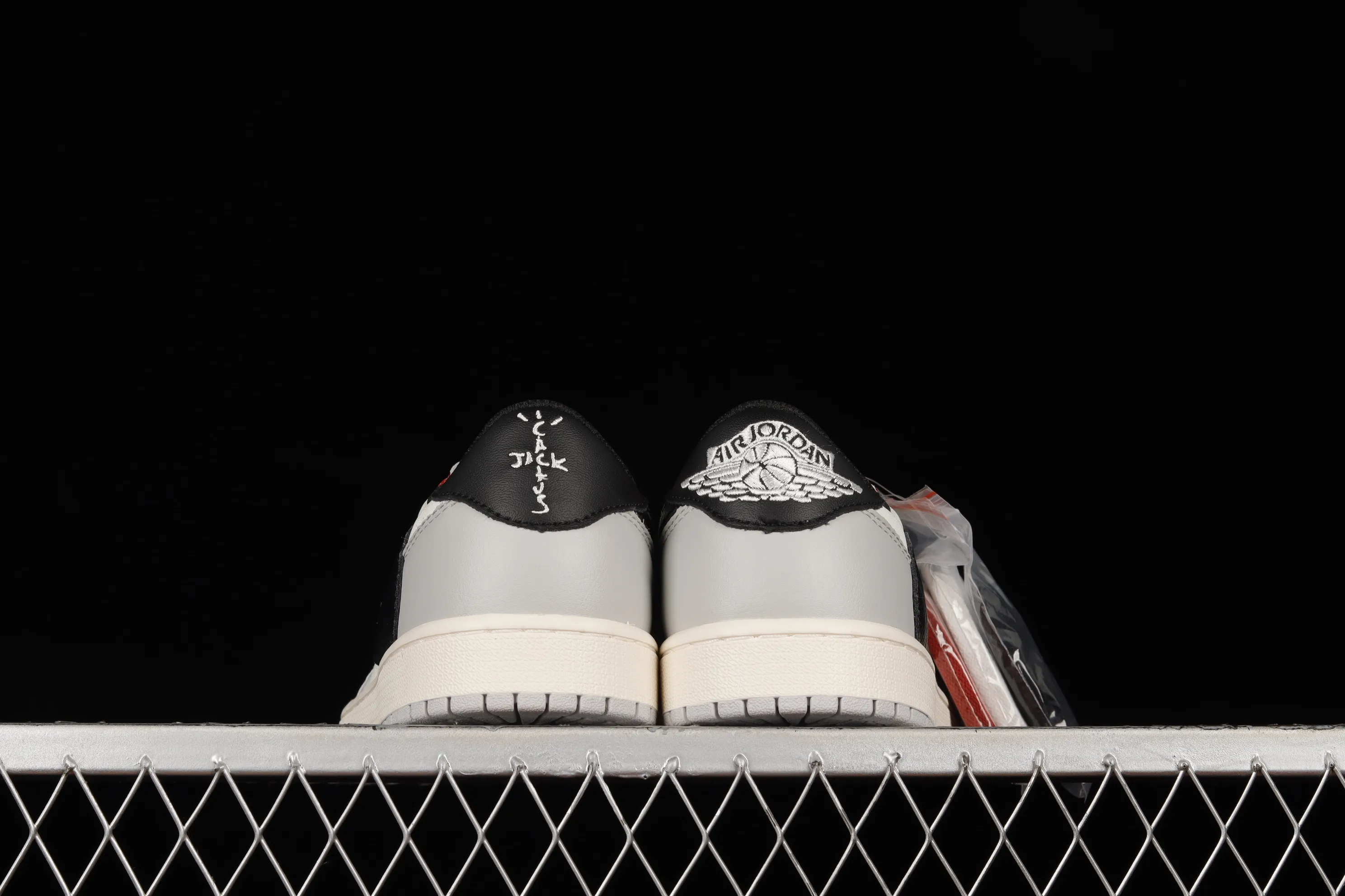 All Categories Air Jordan Jordan Series Basketball Shoes Air Jordan 1 Low Travis Scott x Air Jordan 1 AJ1 Joe 1 Knitted Lightning Barb Low Basketball Shoes DM7866-133